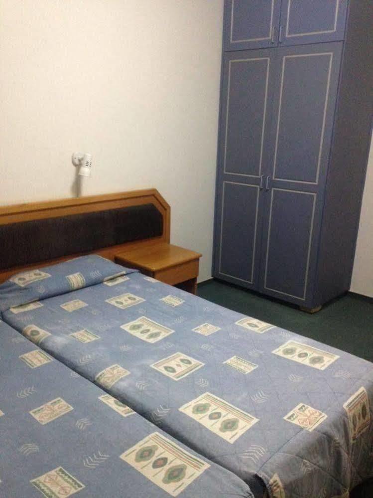 Lobelia Apartments Лимасол Екстериор снимка