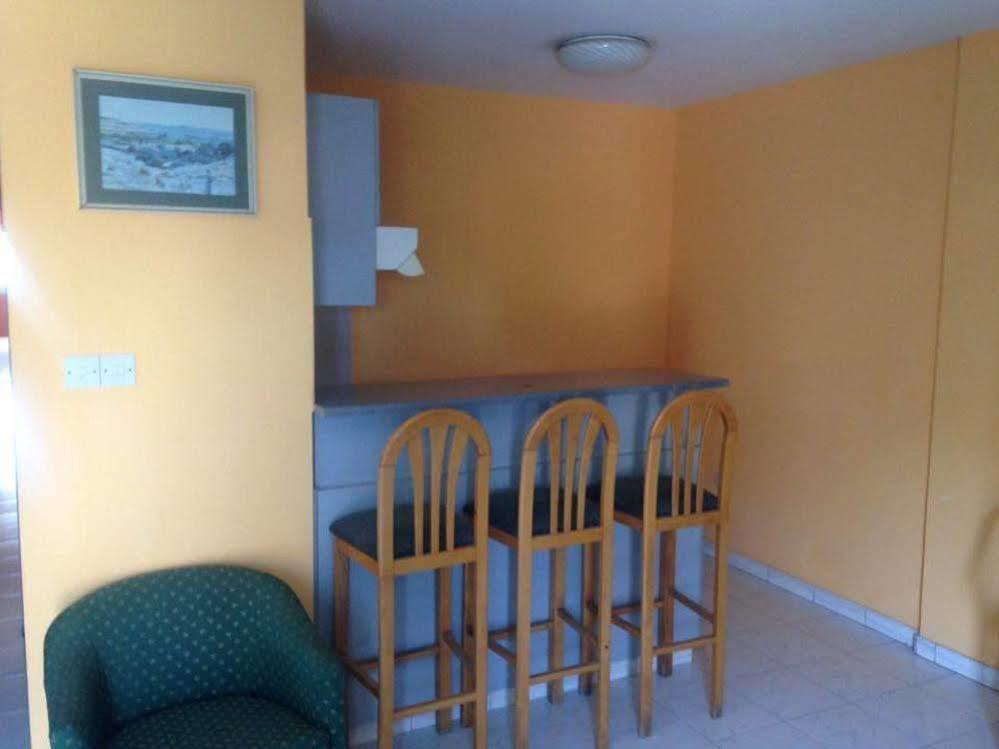 Lobelia Apartments Лимасол Екстериор снимка