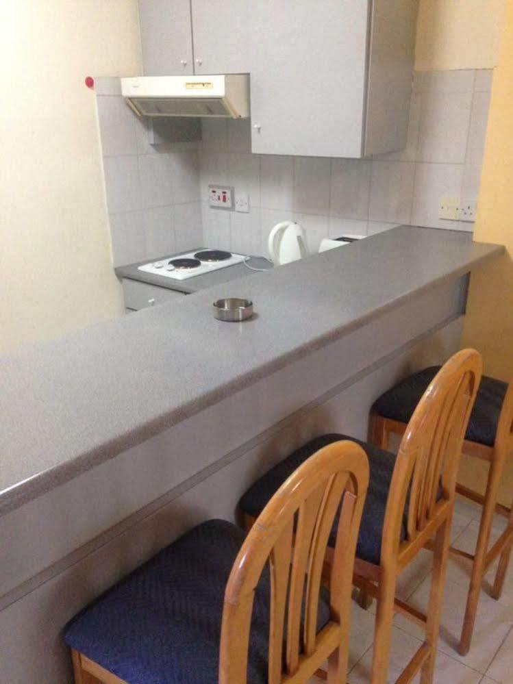 Lobelia Apartments Лимасол Екстериор снимка