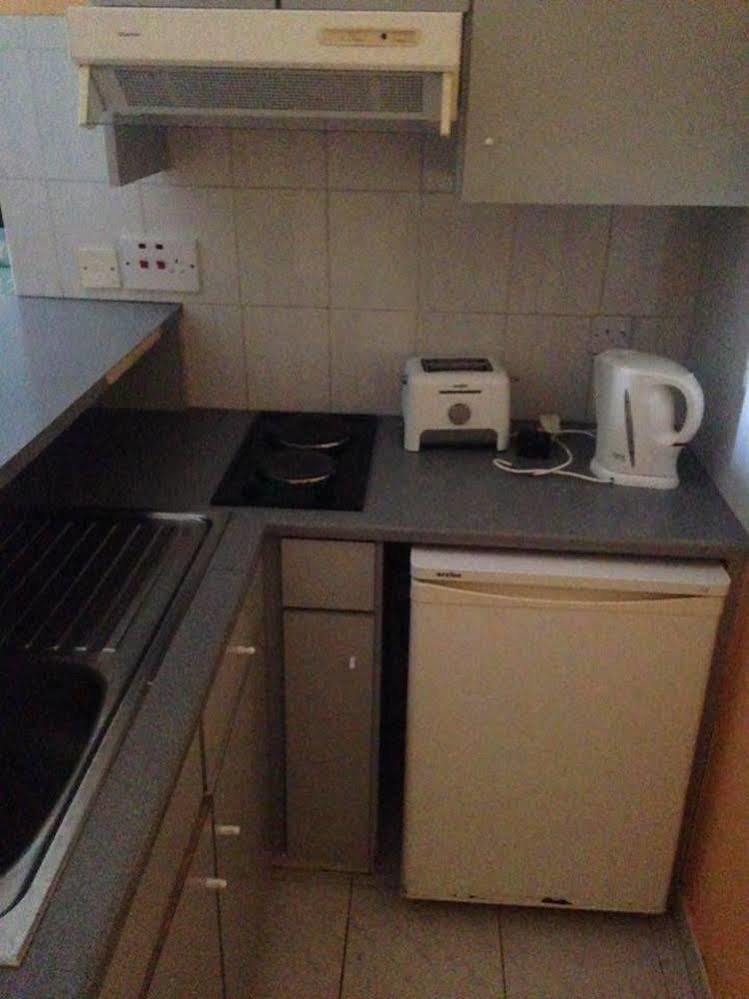 Lobelia Apartments Лимасол Екстериор снимка