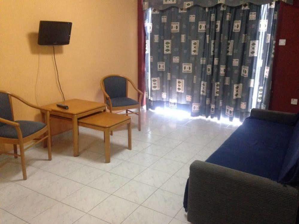 Lobelia Apartments Лимасол Екстериор снимка