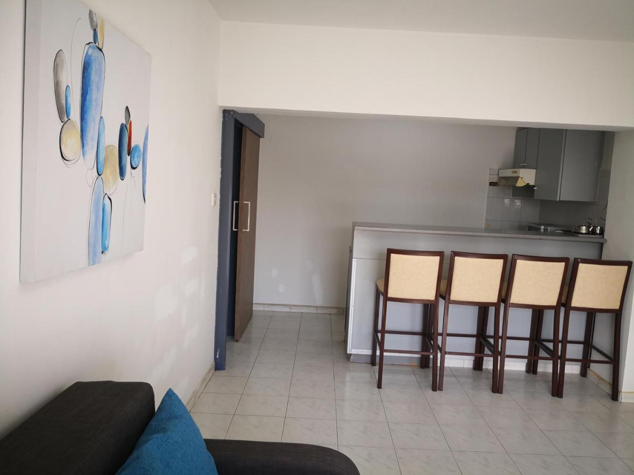 Lobelia Apartments Лимасол Екстериор снимка