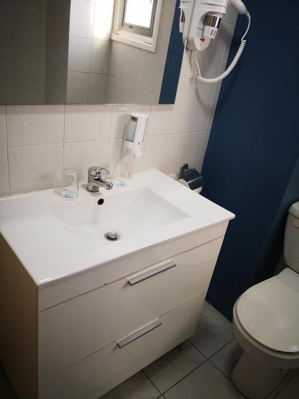 Lobelia Apartments Лимасол Екстериор снимка